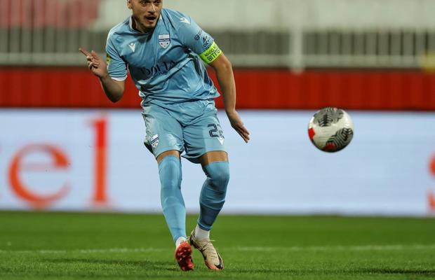 Celebrul fotbalist s-a apucat în paralel de baschet. Anunțul clubului: „Nu-i greșit! Nu renunță la mingea mai mică”