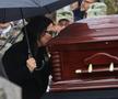 „Te iubim, bunicu'!” » Marele Emeric Ienei, înmormântat în Cimitirul „Rulikowski” cu onoruri militare, torțe și o brazdă de gazon din Ghencea