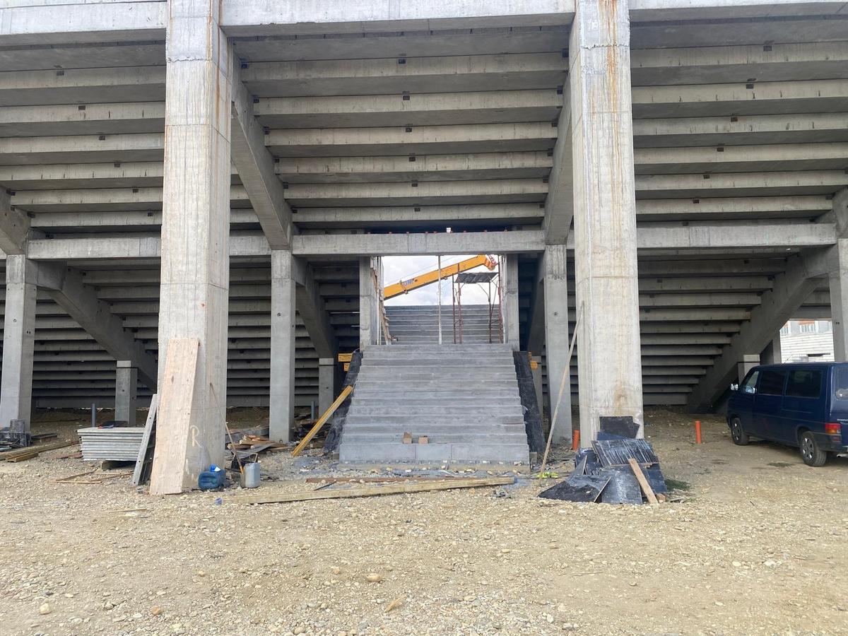 Burleanu a vizitat șantierul noului stadion: „Va fi gata anul viitor”