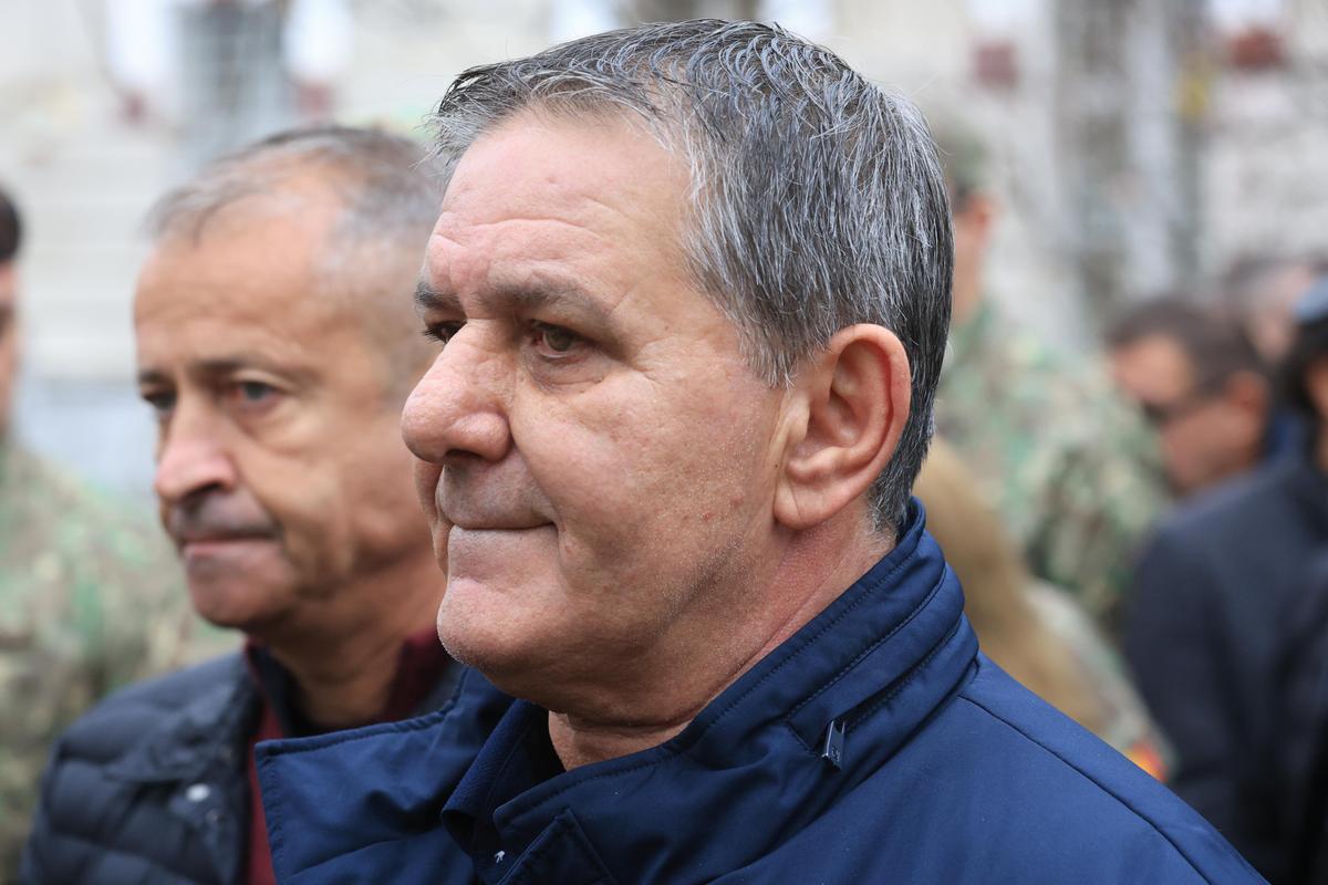 Criticat pentru că s-a îmbrăcat în roșu la înmormântarea lui Emeric Ienei, Mihai Stoichiță a explicat ce a dorit: „Despre asta era vorba”