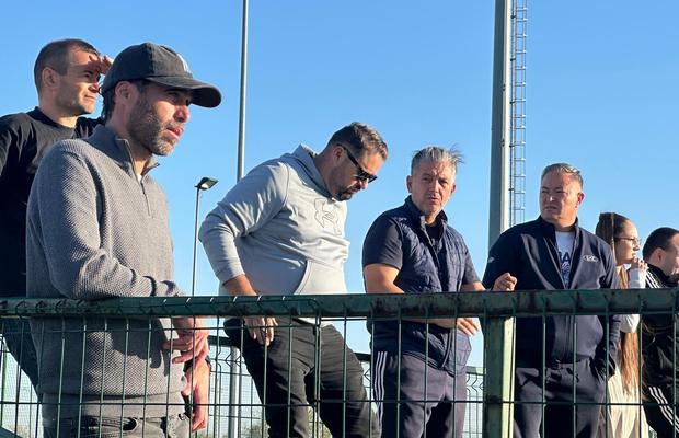 Agresorul de la Craiova U17 – Rapid U17 explică răfuiala părinților: „Regret, dar și-a căutat-o!” + Victima: „Am fractură de mandibulă!” »  Fiul, în pericol să fie dat afară de clubul giuleștean