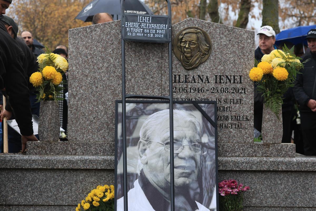 „Te iubim, bunicu'!” » Marele Emeric Ienei, înmormântat în Cimitirul „Rulikowski” cu onoruri militare, torțe și o brazdă de gazon din Ghencea