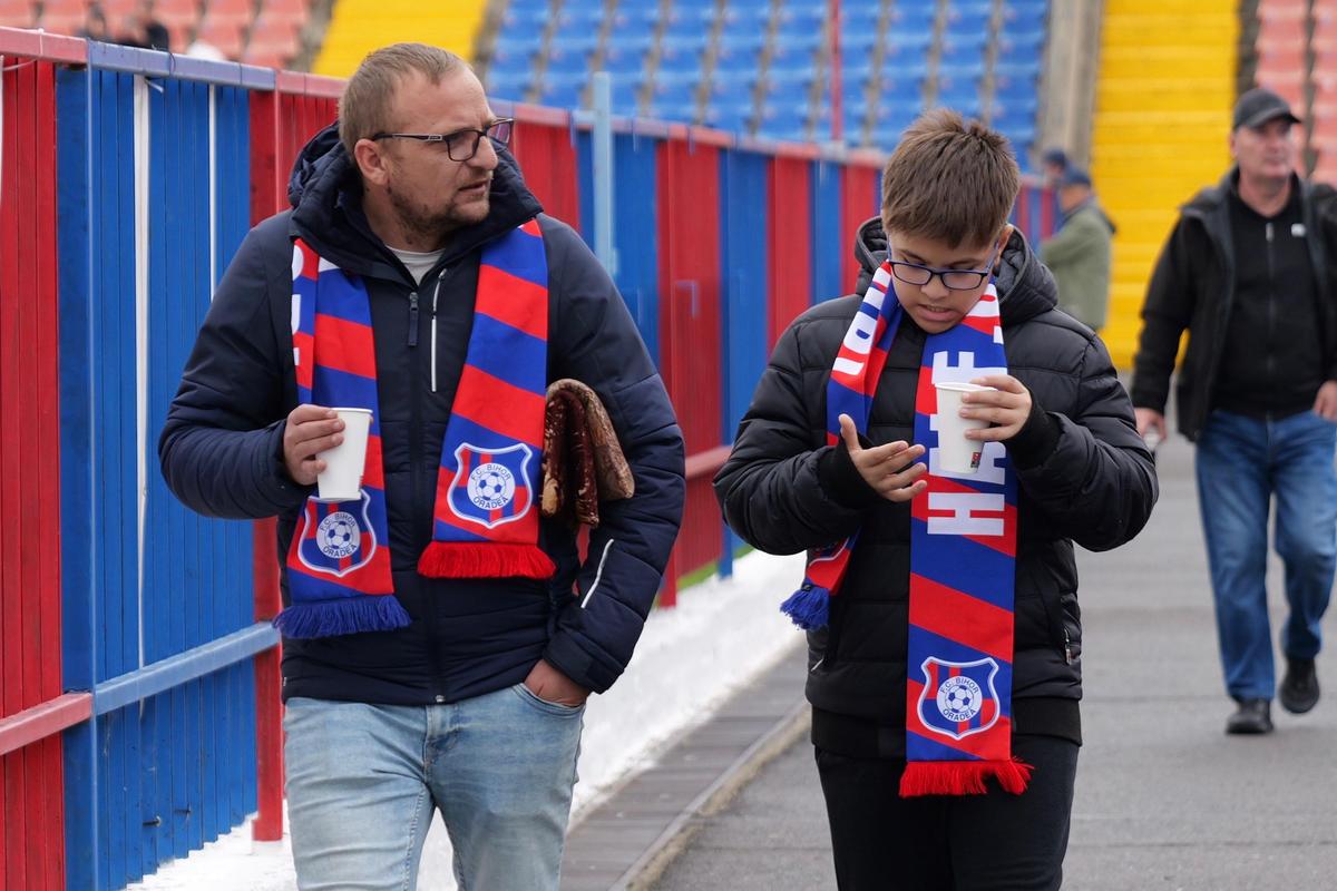 Oradea și-a cinstit legenda » Stadionul a vibrat în memoria lui Emeric Ienei, la meciul Bihorului din Liga 2