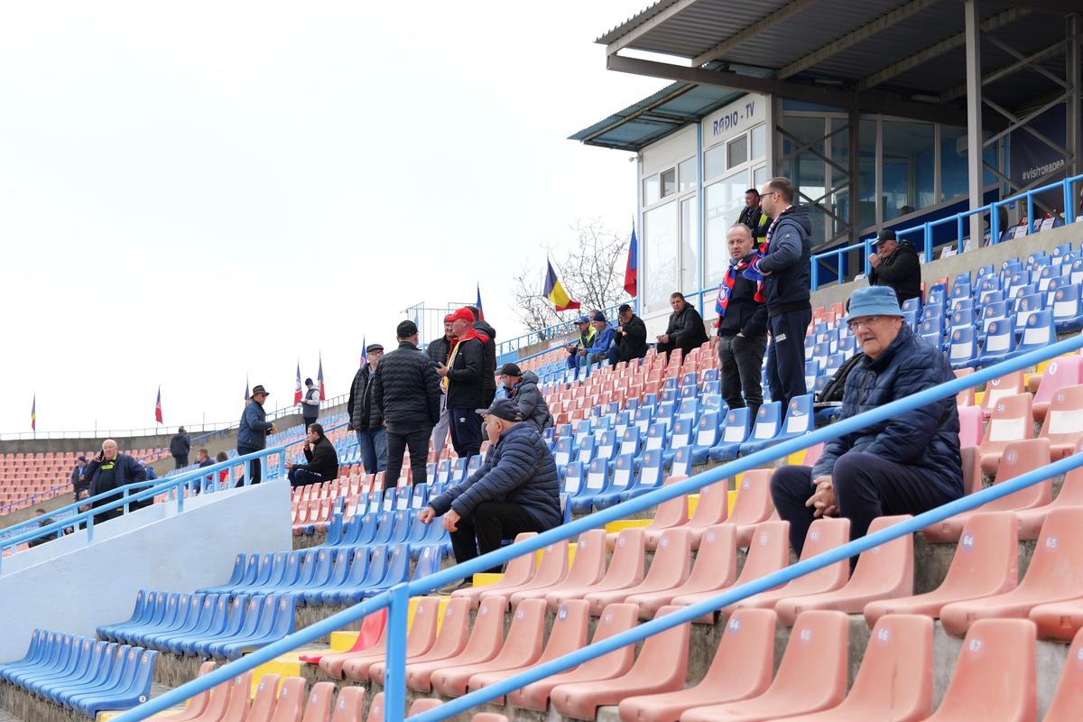 Oradea și-a cinstit legenda » Stadionul a vibrat în memoria lui Emeric Ienei, la meciul Bihorului din Liga 2
