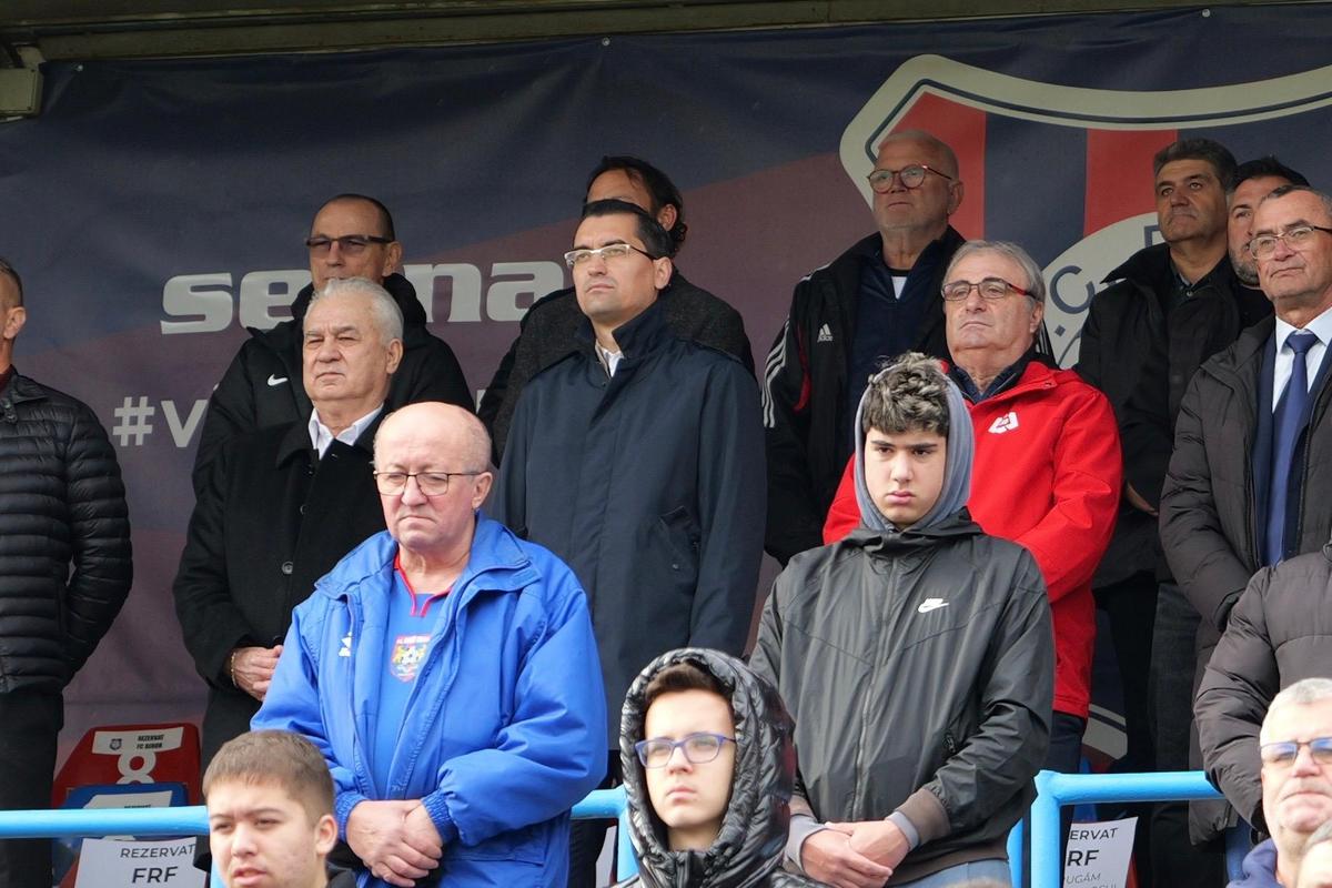 Oradea și-a cinstit legenda » Stadionul a vibrat în memoria lui Emeric Ienei, la meciul Bihorului din Liga 2