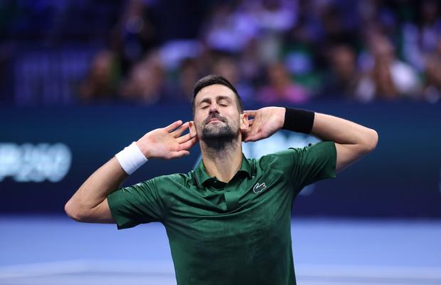 La primul meci la Australian Open 2026, Novak Djokovic a egalat recordul lui Federer