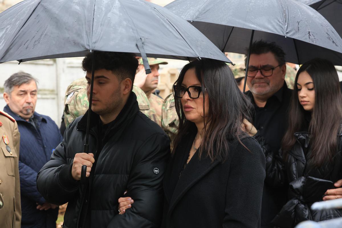 Personalități prezente la înmormântarea lui Emeric Ienei  // FOTO: GSP.ro