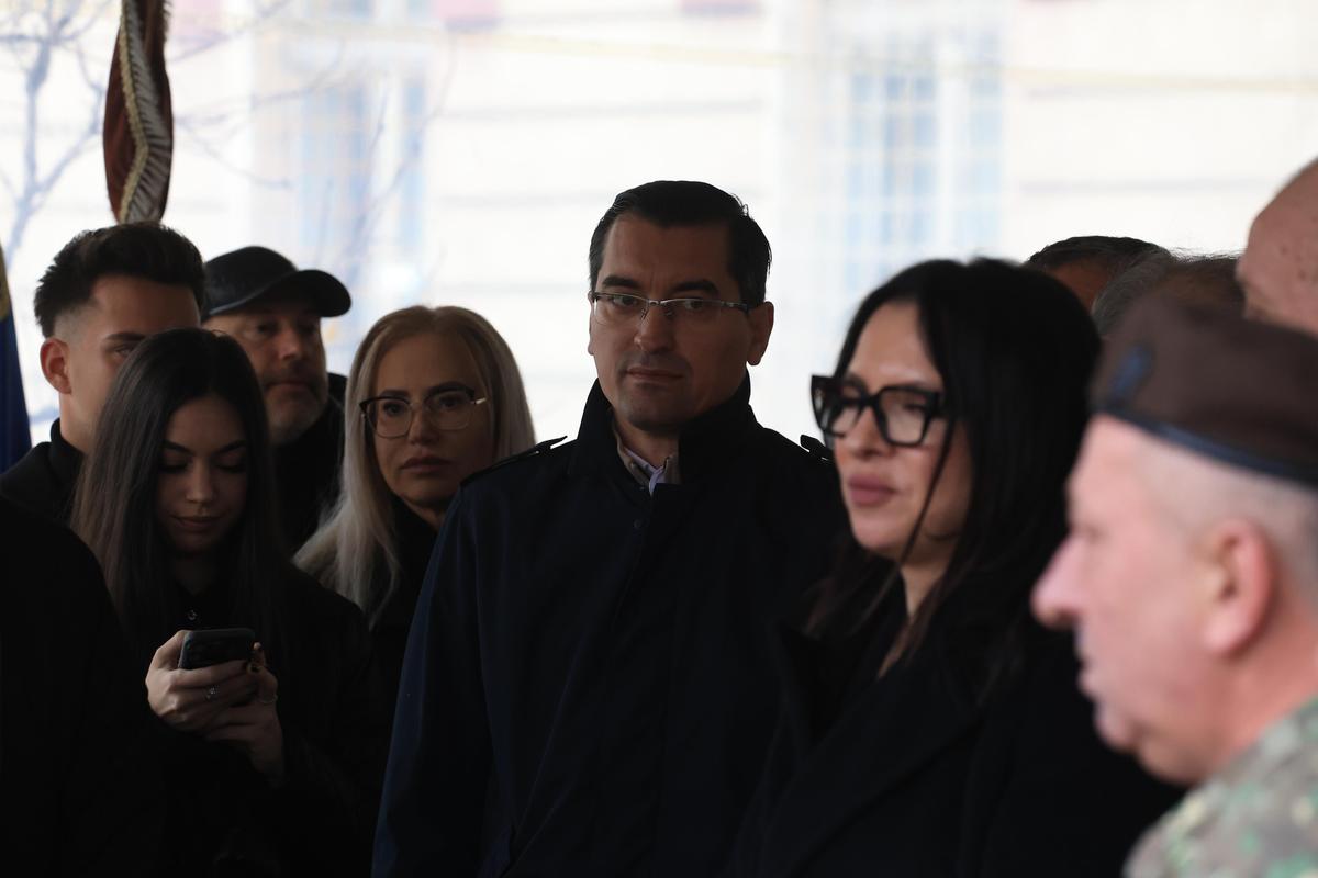 Criticat pentru că s-a îmbrăcat în roșu la înmormântarea lui Emeric Ienei, Mihai Stoichiță a explicat ce a dorit: „Despre asta era vorba”