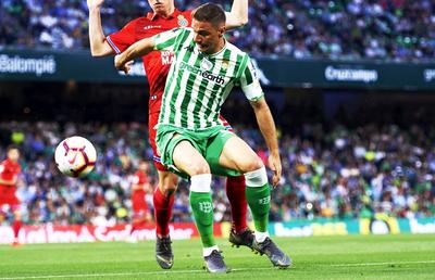 BETIS SEVILLA. Altădată umilit de Bănel Nicoliță, Joaquin reușește acum o performanță uluitoare: record în Spania, peste Di Stefano!