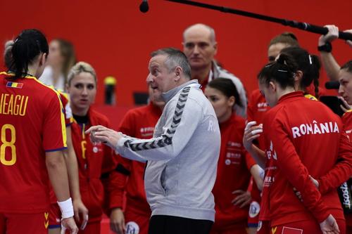 Bogdan Burcea la un time-out în timpul meciului CU Norvegia FOTO Sorin Pană/SportPictures