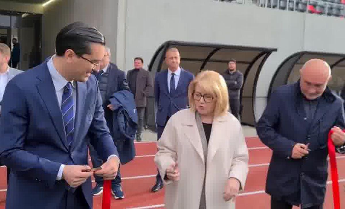 Ziua Porților Deschise la noua arenă din Liga 1 » Burleanu și primarul au tăiat panglica. Primul meci e deja sold-out!