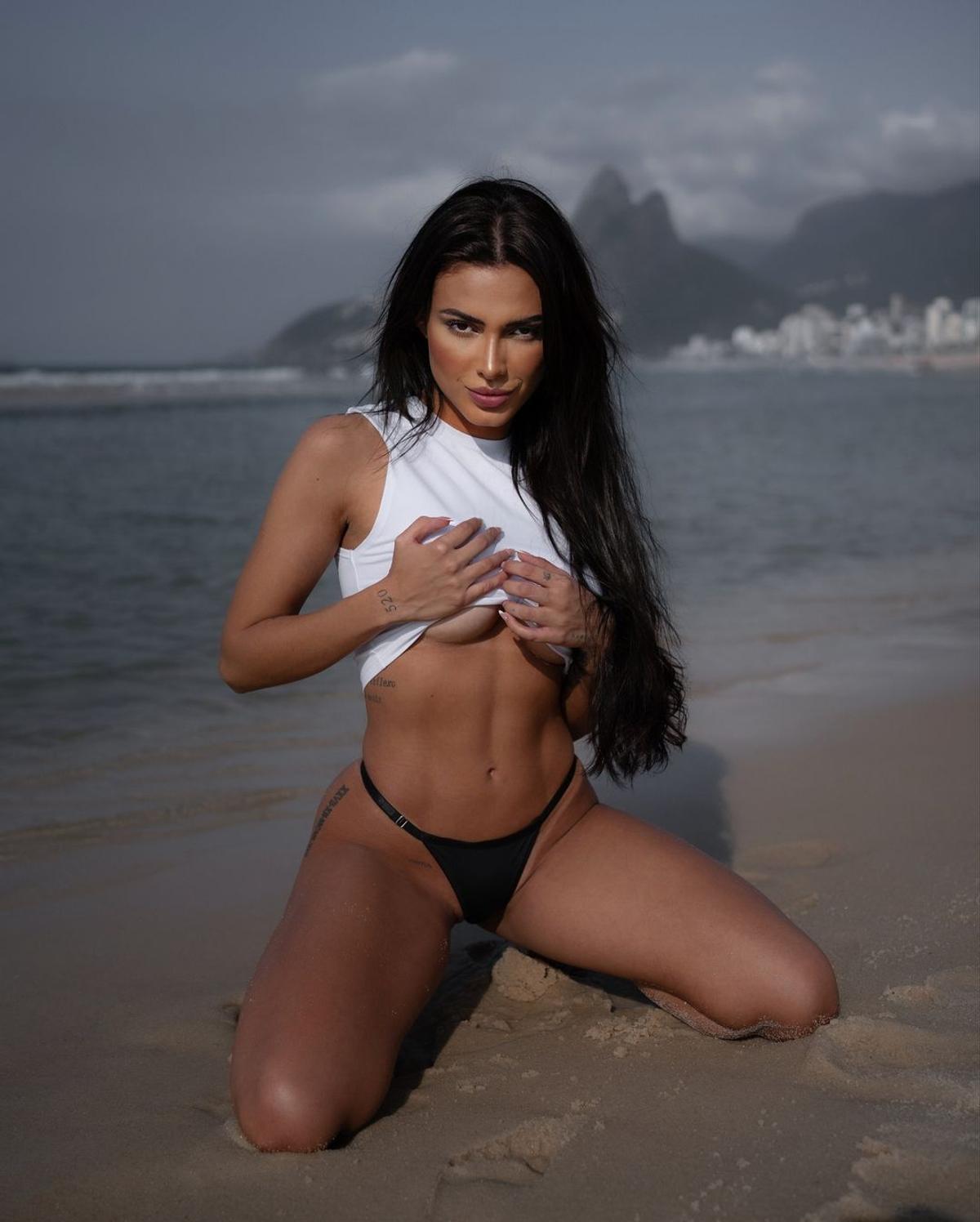 Fosta iubită a lui Neymar a dezvăluit mesajele primite de la Messi pe Instagram. A trădat-o Leo pe soția sa?