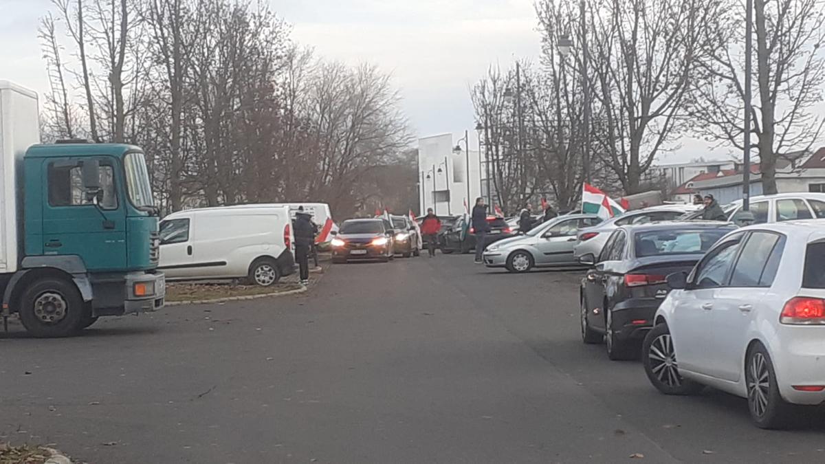 România chiar a jucat în infern » Adversitate incredibilă și aliați-surpriză la Debrecen: cine a dat tonul scandărilor fanilor maghiari