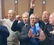 Filmarea care a încins spiritele » „Omul negru” din Bănie cântă umăr la umăr cu gloriile Craiovei Maxima: „Nu-i e rușine să apară acolo?!”