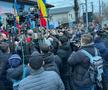Călin Georgescu, la secția de votare din Mogoșoaia duminică dimineața. Zeci de reporteri l-au așteptat / FOTO: Remus Dinu, Andrei Furnigă (GSP).