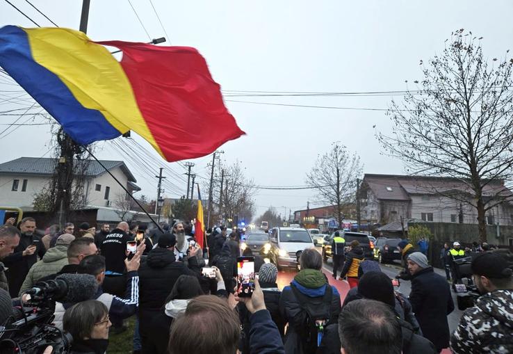Susținătorii lui Călin Georgescu  / FOTO: Remus Dinu, Andrei Furnigă (GSP)