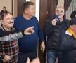Filmarea care a încins spiritele » „Omul negru” din Bănie cântă umăr la umăr cu gloriile Craiovei Maxima: „Nu-i e rușine să apară acolo?!”