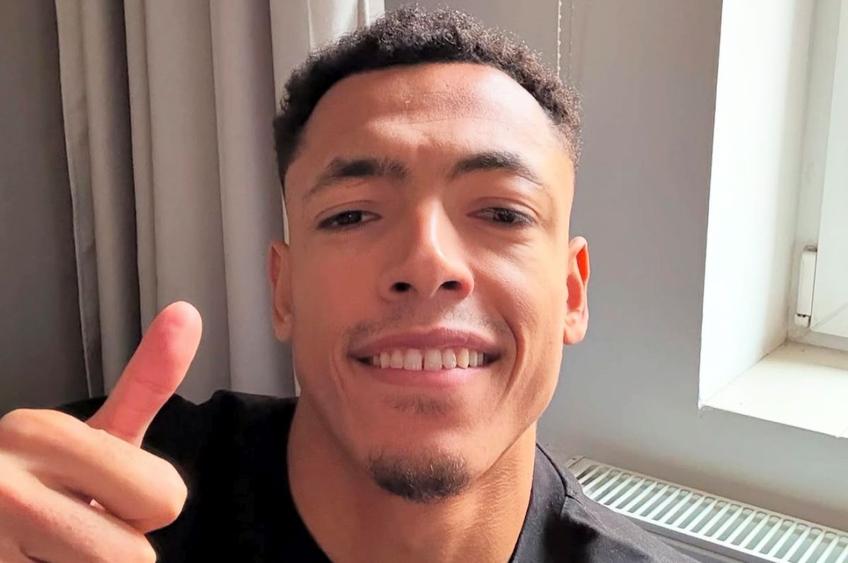 Selfieul cu Yohan Roche publicat pe pagina Petrolului // foto: Facebook @ FC Petrolul Ploiesti