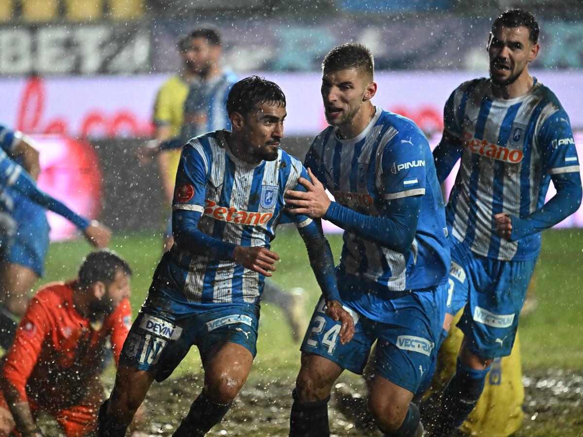 Petrolul - Universitatea Craiova 1-1 » Lupte în noroi pentru un rezultat care îi ajută mai mult pe alții