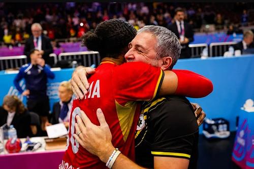 Carlos Viver bucuros după o victorie a Angolei la CM Foto: IHF