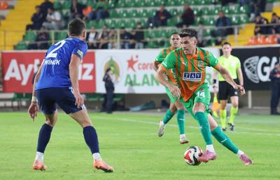 Final în Alanyaspor - Karagumruk » Ianis Hagi a intrat în minutul 68 al partidei