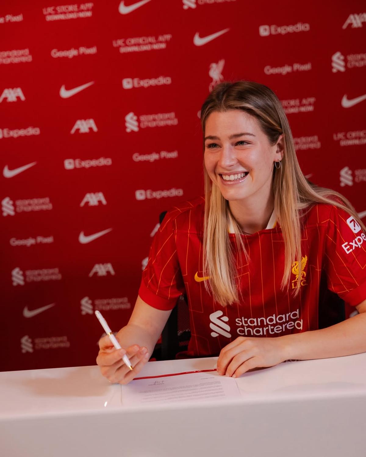 Marie Hobinger, jucătoarea lui Liverpool, hărțuită de un milionar