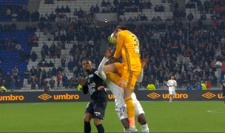 LYON - BREST 3-1 // Ciprian Tătărușanu, două gafe, nota 4, ironii și ținta unui atac rasist pe Twitter