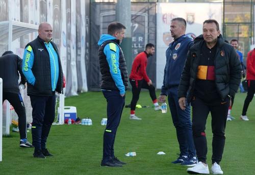 UTA a învins-o cu 2-1 pe 1860 Munchen, formație din al treilea eșalon al Germaniei. Antrenorul Laszlo Balint (43 de ani) și atacantul Claudiu Keșeru (36 de ani) au fost mulțumiți de test.