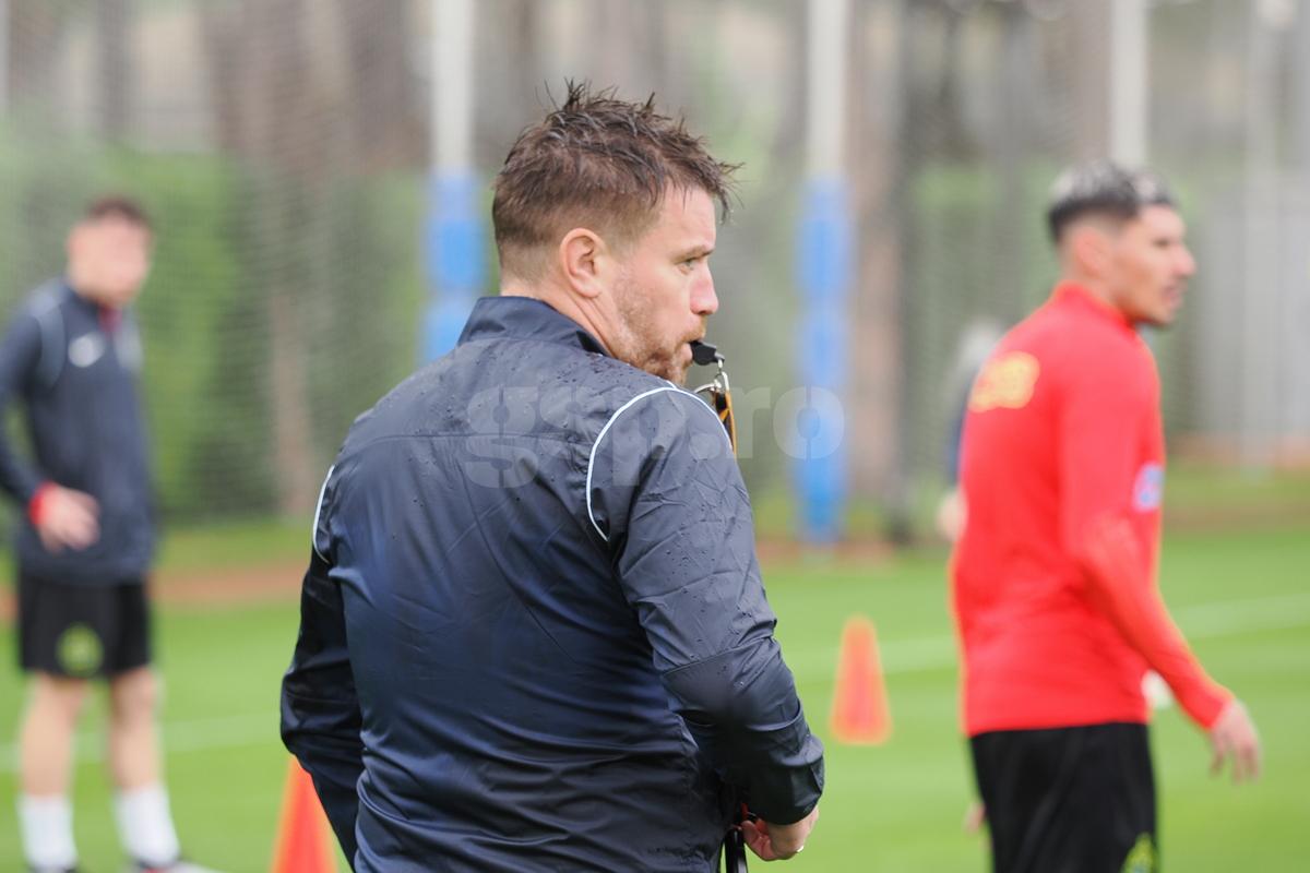 „Ce faci, mă, i-ai dat-o lui Yuri?” » Antrenament pe două anotimpuri: FCSB a ieșit „la joacă” în Antalya. Noua achiziție a captat toate privirile