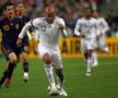 Cesc Fabregas în duel cu Thierry Henry / Spania - Franța (foto: Guliver/Getty Images)