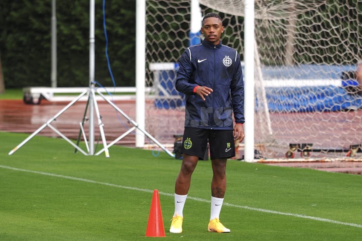 „Ce faci, mă, i-ai dat-o lui Yuri?” » Antrenament pe două anotimpuri: FCSB a ieșit „la joacă” în Antalya. Noua achiziție a captat toate privirile