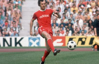 Așa ceva nu s-a mai văzut în fotbal! » TOP 5 cele mai tari goluri marcate de legendarul Beckenbauer