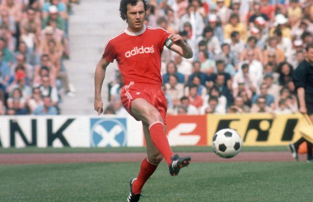 Așa ceva nu s-a mai văzut în fotbal! » TOP 5 cele mai tari goluri marcate de legendarul Beckenbauer