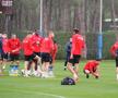„Ce faci, mă, i-ai dat-o lui Yuri?” » Antrenament pe două anotimpuri: FCSB a ieșit „la joacă” în Antalya. Noua achiziție a captat toate privirile