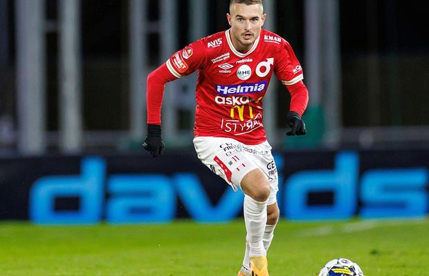 Fotbalistul dorit de Dinamo tocmai a devenit liber de contract! Azi se poate face transferul