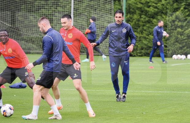 „Ce faci, mă, i-ai dat-o lui Yuri?” » Antrenament pe două anotimpuri: FCSB a ieșit „la joacă” în Antalya. Noua achiziție a captat toate privirile