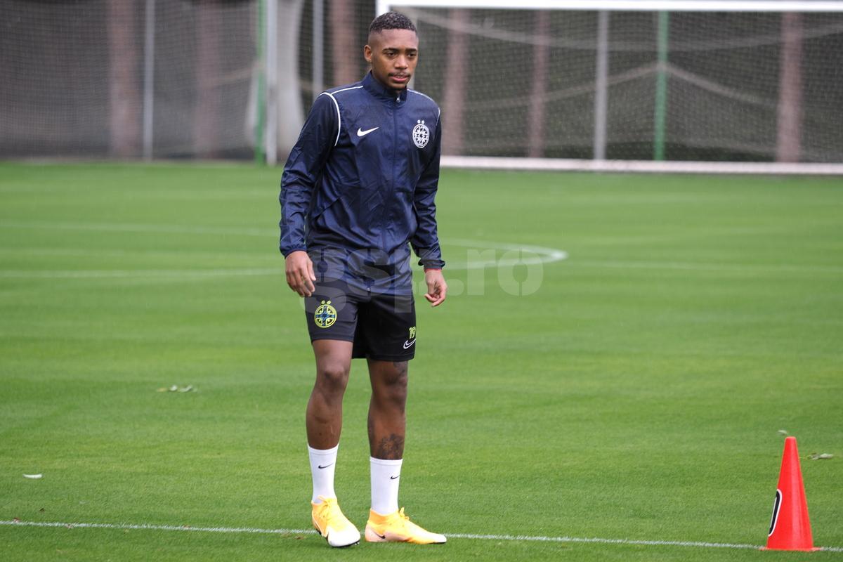 „Ce faci, mă, i-ai dat-o lui Yuri?” » Antrenament pe două anotimpuri: FCSB a ieșit „la joacă” în Antalya. Noua achiziție a captat toate privirile