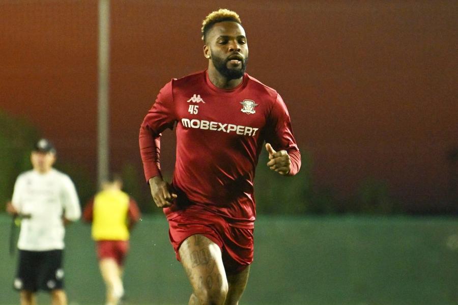 Aaron Boupendza, în cantonamentul Rapidului // sursă foto: Facebook @ FC Rapid 1923 Detalii inimaginabile de la Rapid » „Telenovela Boupendza” capătă o nouă turnură: decizia luată de gabonez