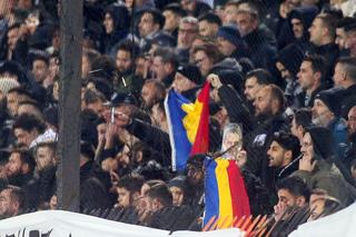 Măștile cu Răzvan Lucescu și steagurile „tricolore” n-au ajutat-o pe PAOK » Eliminare dramatică din Cupa Greciei: gol decisiv în minutul 107