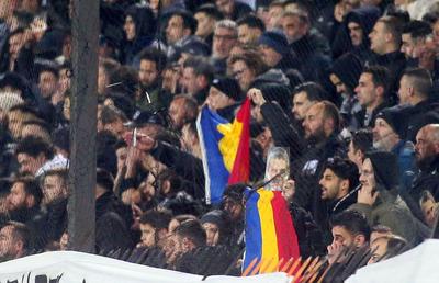 Măștile cu Răzvan Lucescu și steagurile „tricolore” n-au ajutat-o pe PAOK » Eliminare dramatică din Cupa Greciei: gol decisiv în minutul 107
