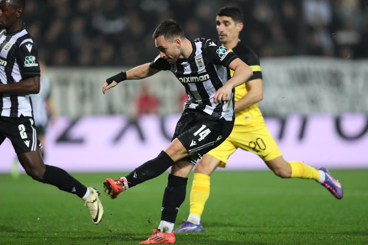 PAOK - AEK: momente speciale în susținerea lui Răzvan Lucescu