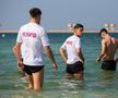 Jucătorii Rapidului fac baie în Golful Persic FOTO: Ionuţ Iordache (GSP)