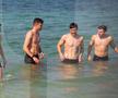 Jucătorii Rapidului fac baie în Golful Persic FOTO: Ionuţ Iordache (GSP)