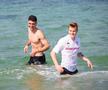 Jucătorii Rapidului fac baie în Golful Persic FOTO: Ionuţ Iordache (GSP)