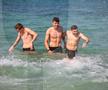 Jucătorii Rapidului fac baie în Golful Persic FOTO: Ionuţ Iordache (GSP)