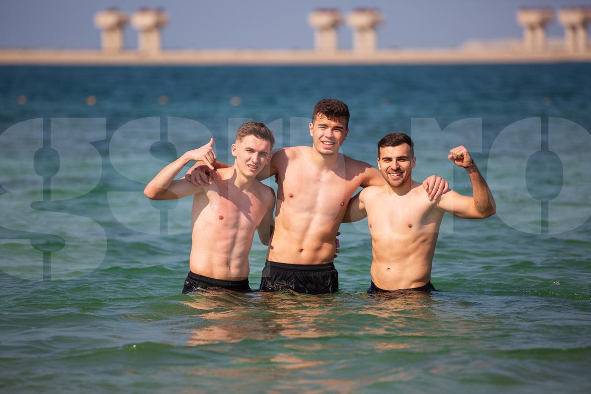 Jucătorii Rapidului fac baie în Golful Persic, 9 ianuarie 2025