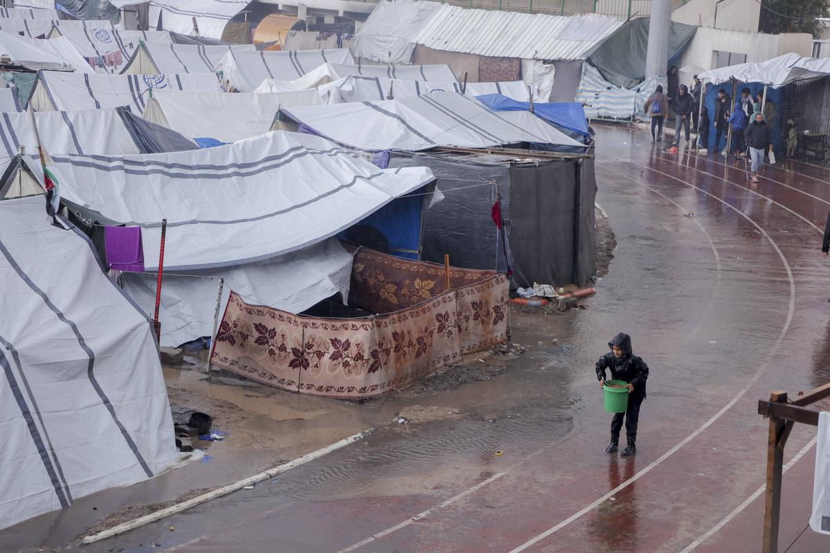 Cel mai vechi stadion din Fâșia Gaza este acum tabără de refugiați palestinieni » Arena a fost transformată în centru de detenție, apoi demolată de israelieni