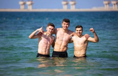 Burj al Rapid » Gazeta a intrat în cantonamentul de lux plătit de Șucu în Dubai. Pacea rușilor e spartă de strigătele lui Șumudică: „Haide, my friend, au un loc la salvamari!”