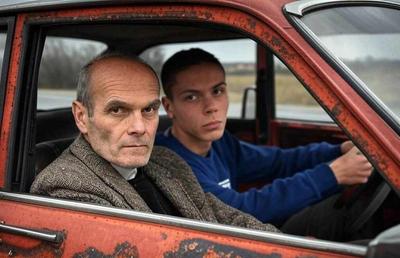 Glume în serie pe net cu David Popovici și CTP: o avalanșă de imagini generate cu AI-ul