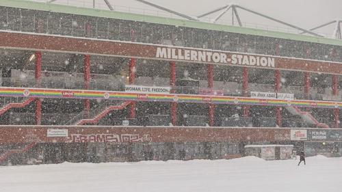 Stadionul Millerntor din Hamburg a devenit impracticabil / Foto: Bild